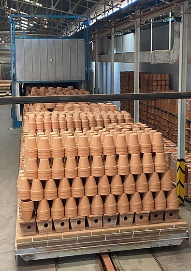 Finished terracotta pot, current production
